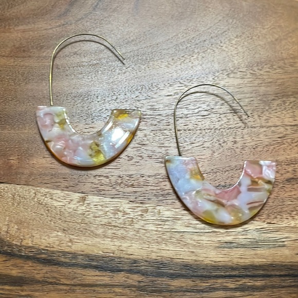 Anthropologie Maryn Resin Crescent Hoop
Earrings in pink yellow and white - Picture 1 of 4